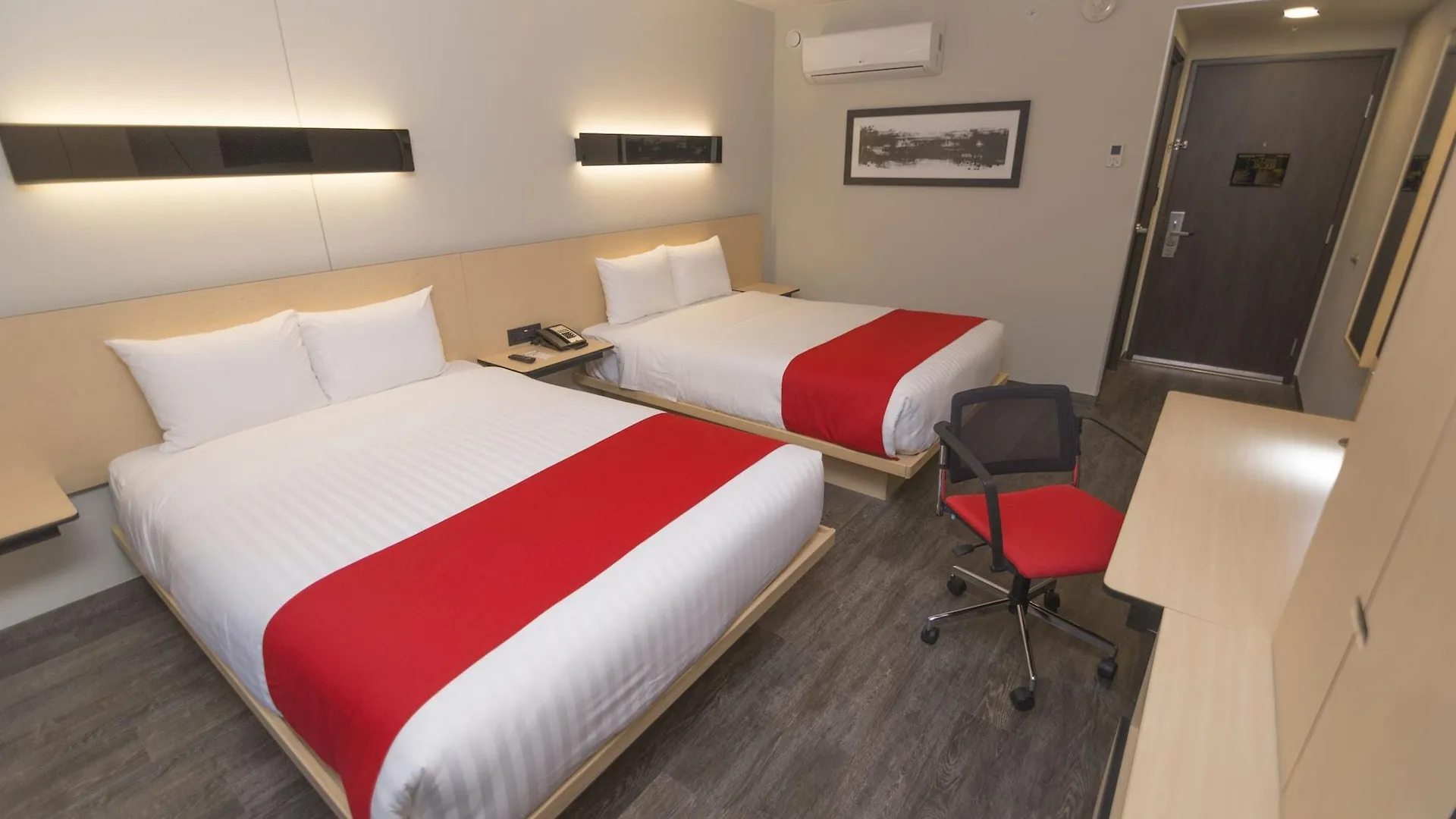 ホテル City Express Plus By Marriott Medellin Colombia 4*,  コロンビア