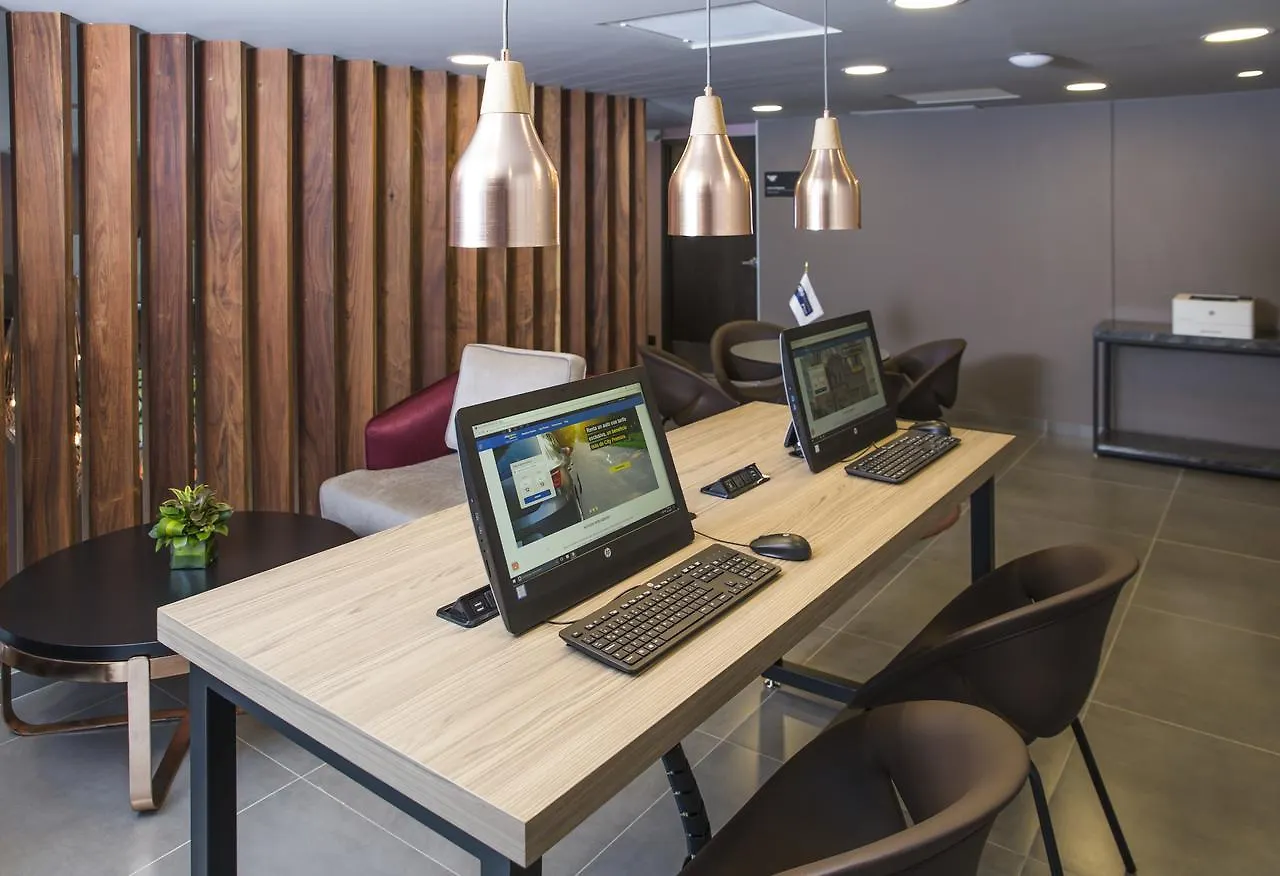 Hotell City Express Plus By Marriott Medellin Colombia