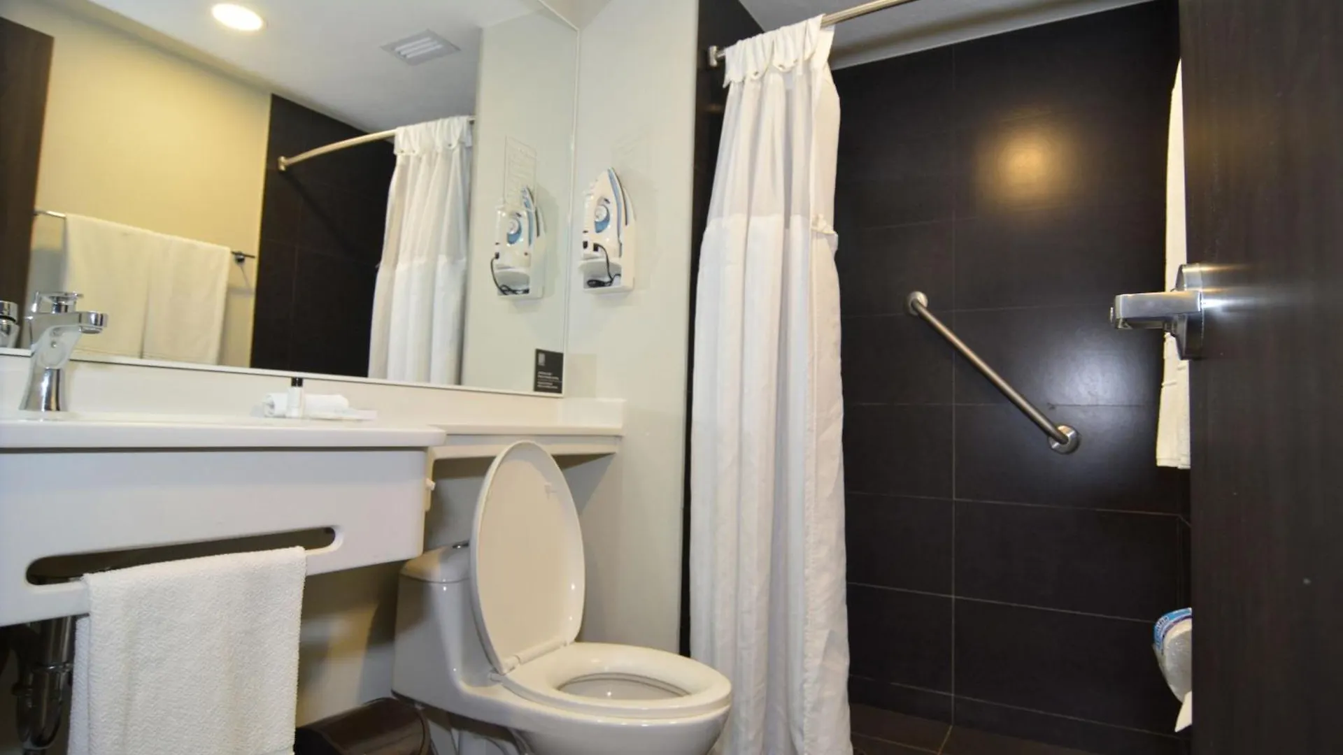 City Express Plus By Marriott Medellin Colombia 4*,